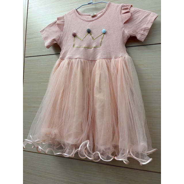 二手近全新 兒童幼兒女童 坑條皇冠圖案拼接網紗裙洋裝 約90cm 童裝-細節圖2