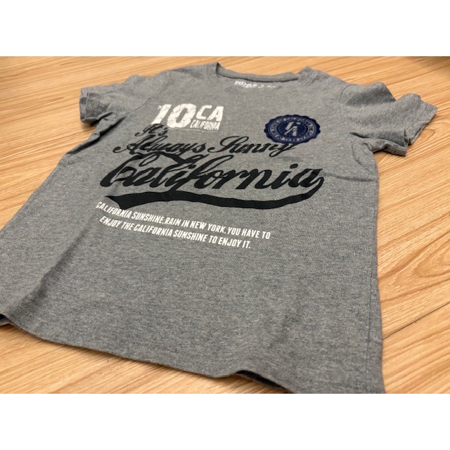 二手很新 拍手童裝 兒童幼兒男童 PUZZLE 英文字印花休閒上衣 T恤 5～6歲-細節圖3