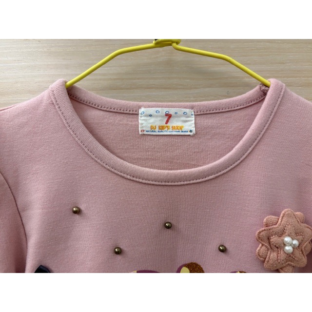全新 兒童幼兒女童 DJ KIDS SHOP 英文字母立體蝴蝶結花朵上衣 T恤 約95cm 童裝-細節圖4