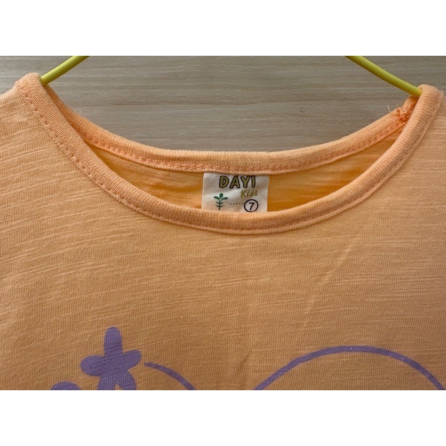 全新 DAYI 兒童幼兒女童 花草閃亮印花荷葉肩上衣 T恤 約100cm 童裝-細節圖5
