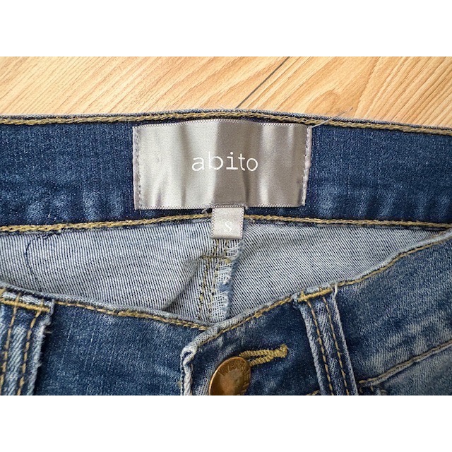 二手近全新 專櫃 abito 蕾絲蝴蝶刷破刷色合身牛仔褲 原價$3680 窄管褲 鉛筆褲-細節圖6