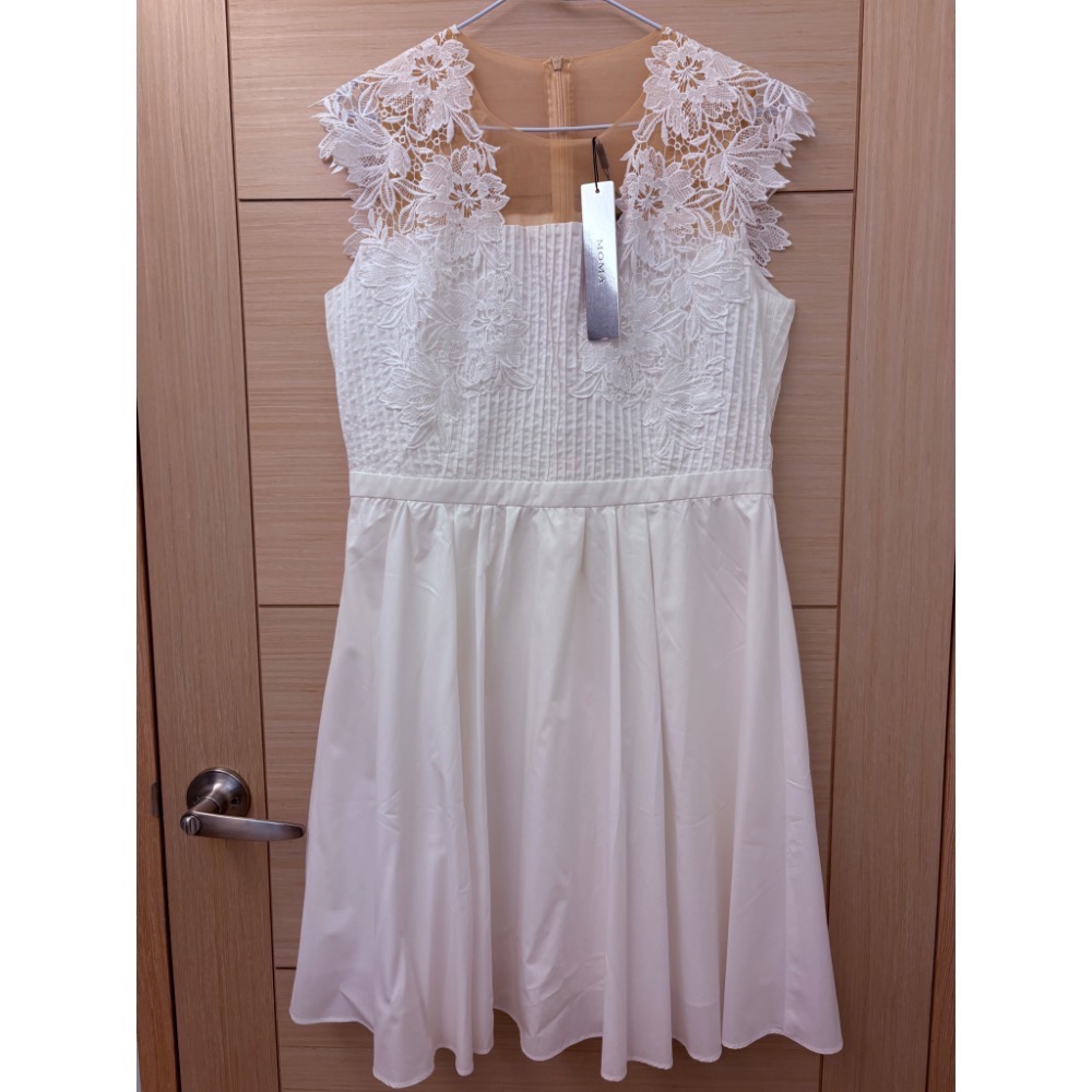 全新 MOMA 拼貼LACE車塔克洋裝 布蕾絲氣質洋裝 原價$2180 吊牌未拆-細節圖2