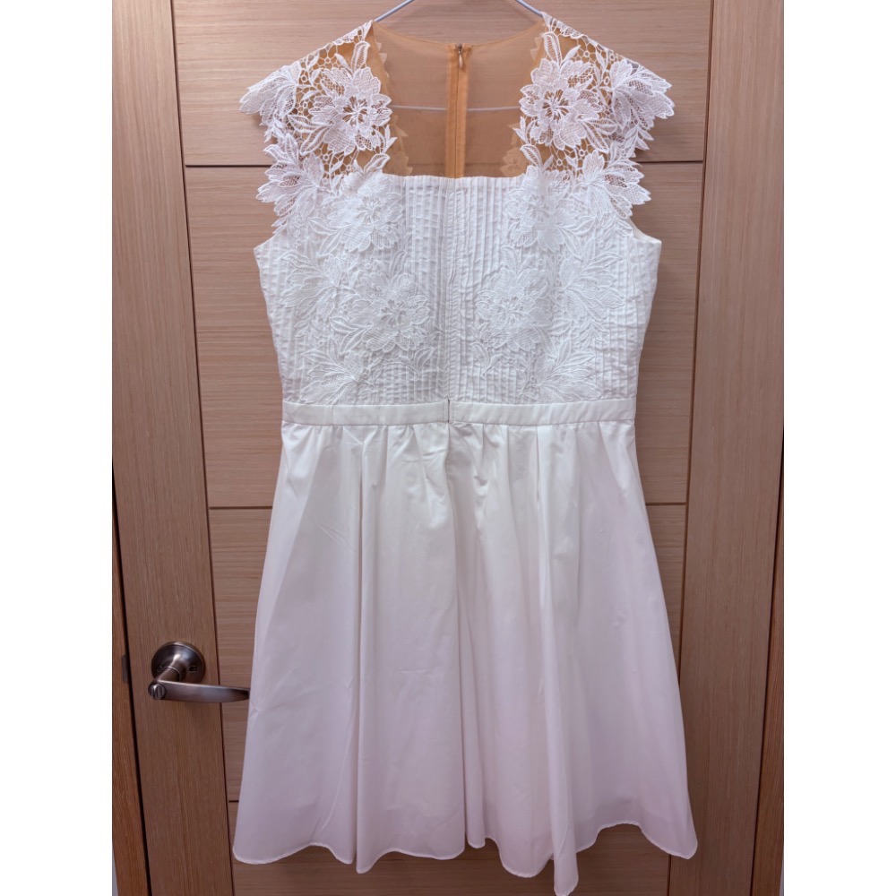 全新 MOMA 拼貼LACE車塔克洋裝 布蕾絲氣質洋裝 原價$2180 吊牌未拆-細節圖4