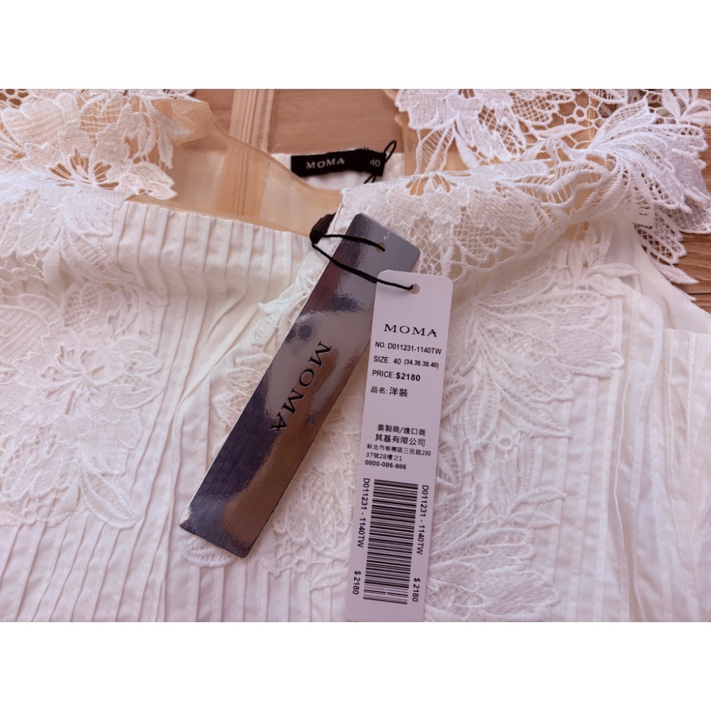 全新 MOMA 拼貼LACE車塔克洋裝 布蕾絲氣質洋裝 原價$2180 吊牌未拆-細節圖6