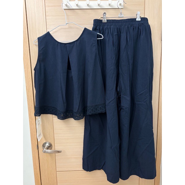 全新 背後簍空設計下擺燒花棉麻背心 + 棉麻寬褲 二件式套裝 吊牌未拆 褲裙-細節圖7