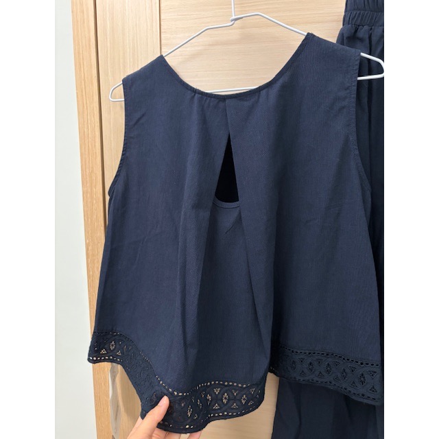 全新 背後簍空設計下擺燒花棉麻背心 + 棉麻寬褲 二件式套裝 吊牌未拆 褲裙-細節圖8