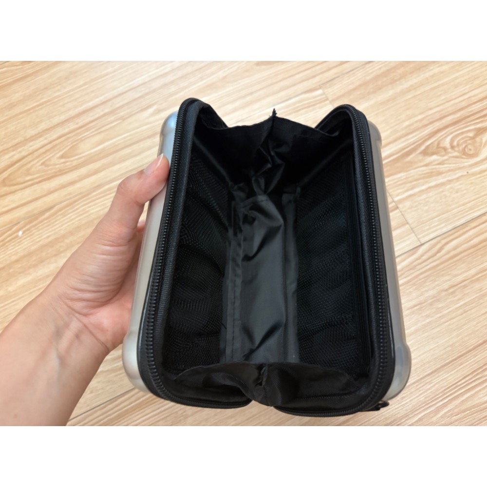 全新 行李箱造型 硬殼收納包 附背帶+提繩 硬殼斜背包 化妝包-細節圖2