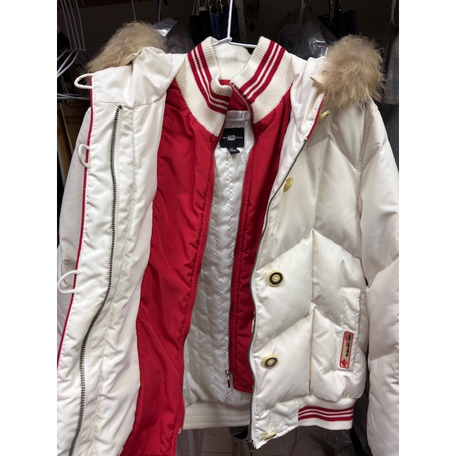 專櫃 品牌 假兩件拼色羽絨外套-細節圖2