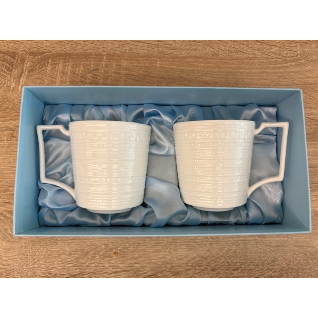 全新 WEDGWOOD Intaglio系列 純白深刻馬克杯2入 禮盒組 骨瓷浮雕杯子 350ml 對杯 水杯 茶杯-細節圖3