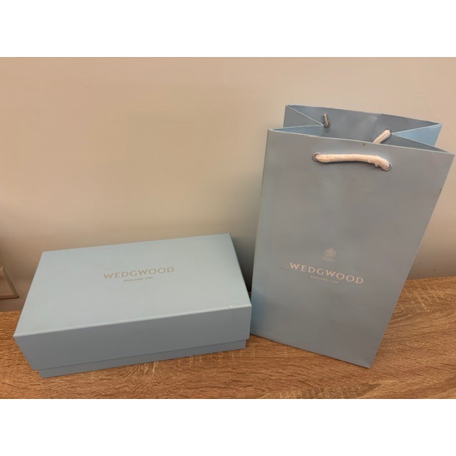 全新 WEDGWOOD Intaglio系列 純白深刻馬克杯2入 禮盒組 骨瓷浮雕杯子 350ml 對杯 水杯 茶杯-細節圖6