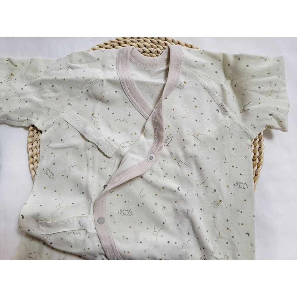【日本進口🍭50~60cm】新生兒開襟半袖蝴蝶衣 2件組 100%純棉 日本西松屋 奶茶色 星星 短袖 新生兒開襟衣-細節圖4