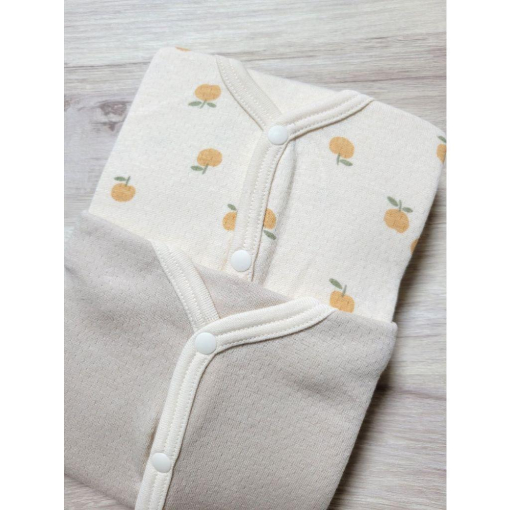 【現貨70cm 🚩已客訂】日本進口 tete a tete 前開式長袖包屁衣 橘子 奶茶 棉100%-細節圖2