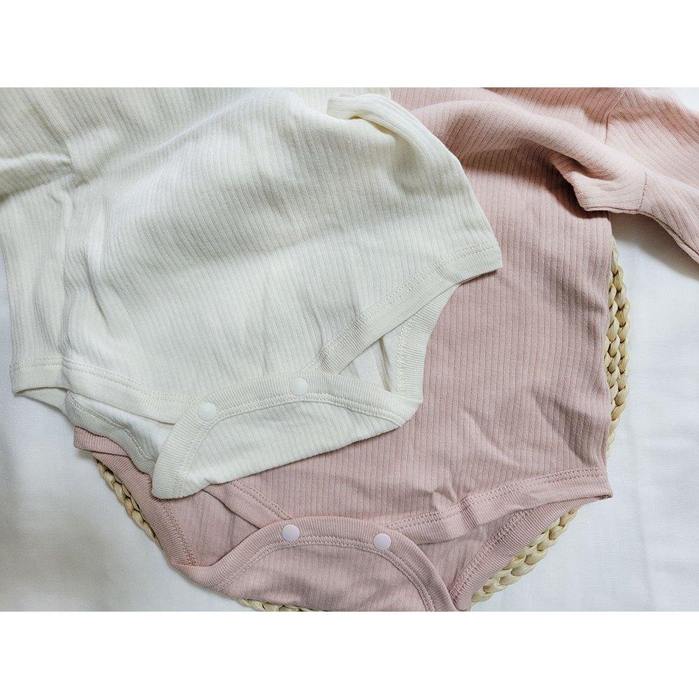 【秋季新品🍭70公分】日本進口 mamaraku 長袖包屁衣2件組 素面 乾燥粉 白色 蝴蝶結 圓領日本童裝 薄款長袖-細節圖5