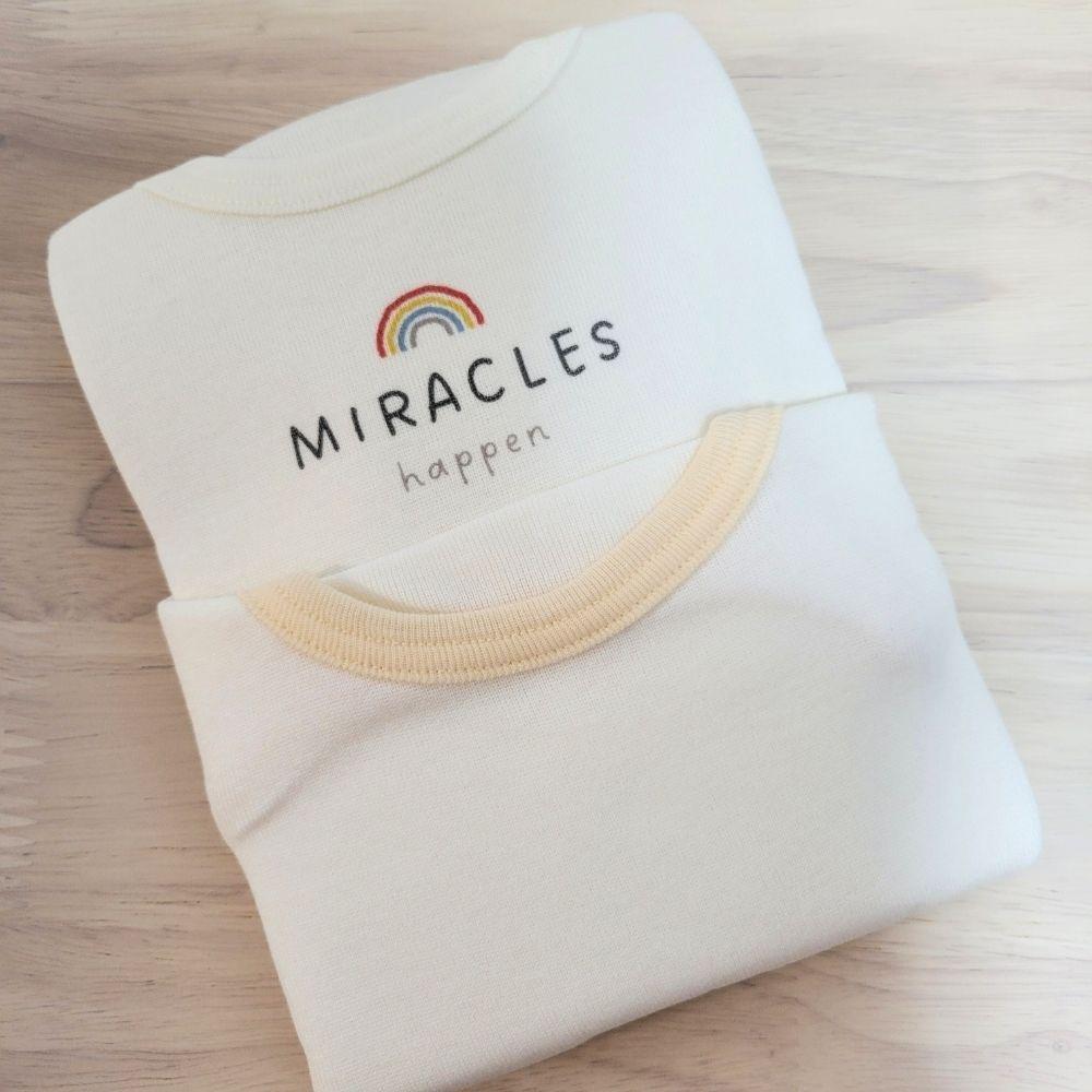 【95cm🍭】日本童裝 通園インナー 短袖上衣 2件組 幼兒園 彩虹 日本進口-細節圖3