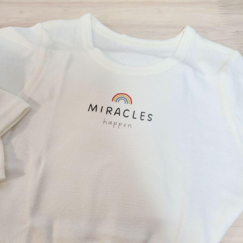 【95cm🍭】日本童裝 通園インナー 短袖上衣 2件組 幼兒園 彩虹 日本進口-細節圖4