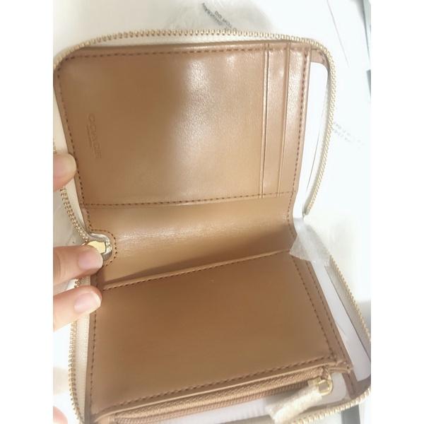 ❤️2days 國際美妝精品❤️～限量小香風真羊皮現貨開發票coach寇馳白小羊皮拉鍊短夾-細節圖2