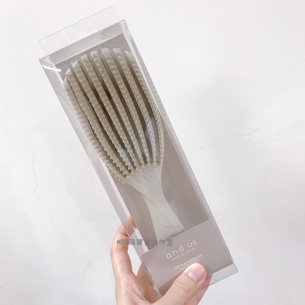 [MBB🇯🇵現貨附發票]日本 3COINS Fit Hair Brush 頭皮按摩空氣梳 快乾髮梳 整髮梳 速乾-細節圖3