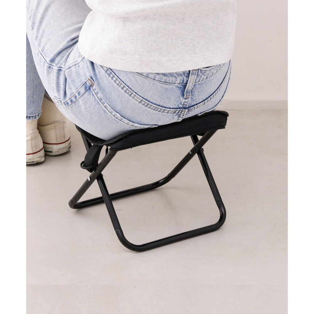 [MBB🇯🇵現貨附發票]日本 3coins 肩背便攜摺疊椅 排隊神器 可揹摺疊椅 輕巧便攜 輕量摺疊椅 演唱會-細節圖8