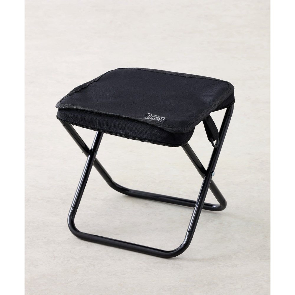 [MBB🇯🇵現貨附發票]日本 3coins 肩背便攜摺疊椅 排隊神器 可揹摺疊椅 輕巧便攜 輕量摺疊椅 演唱會-細節圖9