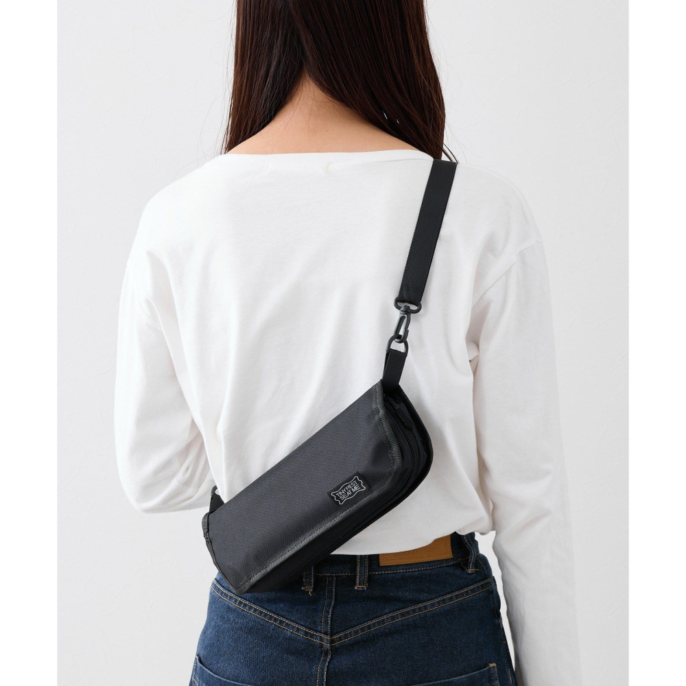 [MBB🇯🇵現貨附發票]日本 3coins 肩背便攜摺疊椅 排隊神器 可揹摺疊椅 輕巧便攜 輕量摺疊椅 演唱會-細節圖10