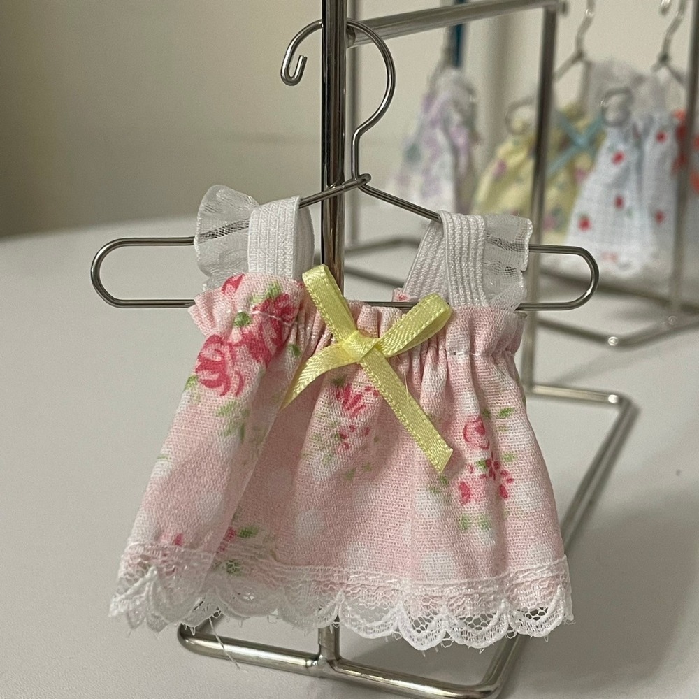 莓果色碎花洋裝