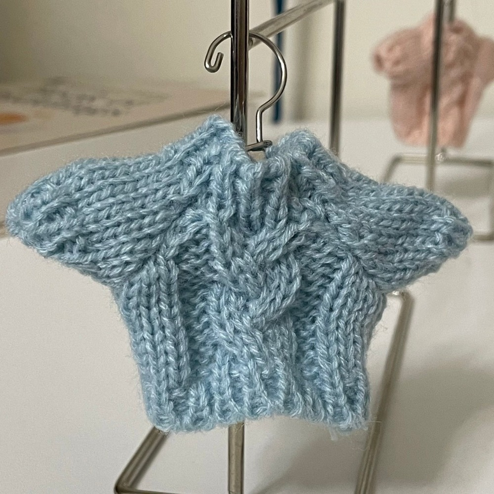 藍色麻花紋毛衣