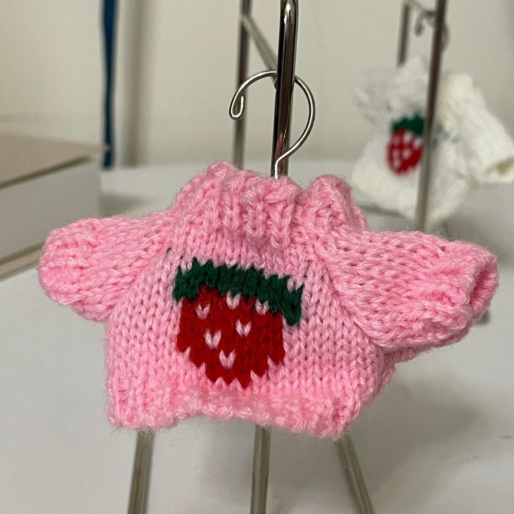 粉色草莓毛衣