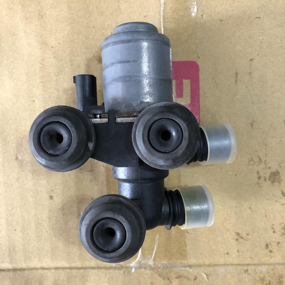 BMW E39 E46 暖氣電磁閥 熱水閥 熱水馬達 暖水閥 暖氣 熱風 (中古原廠件)-細節圖2