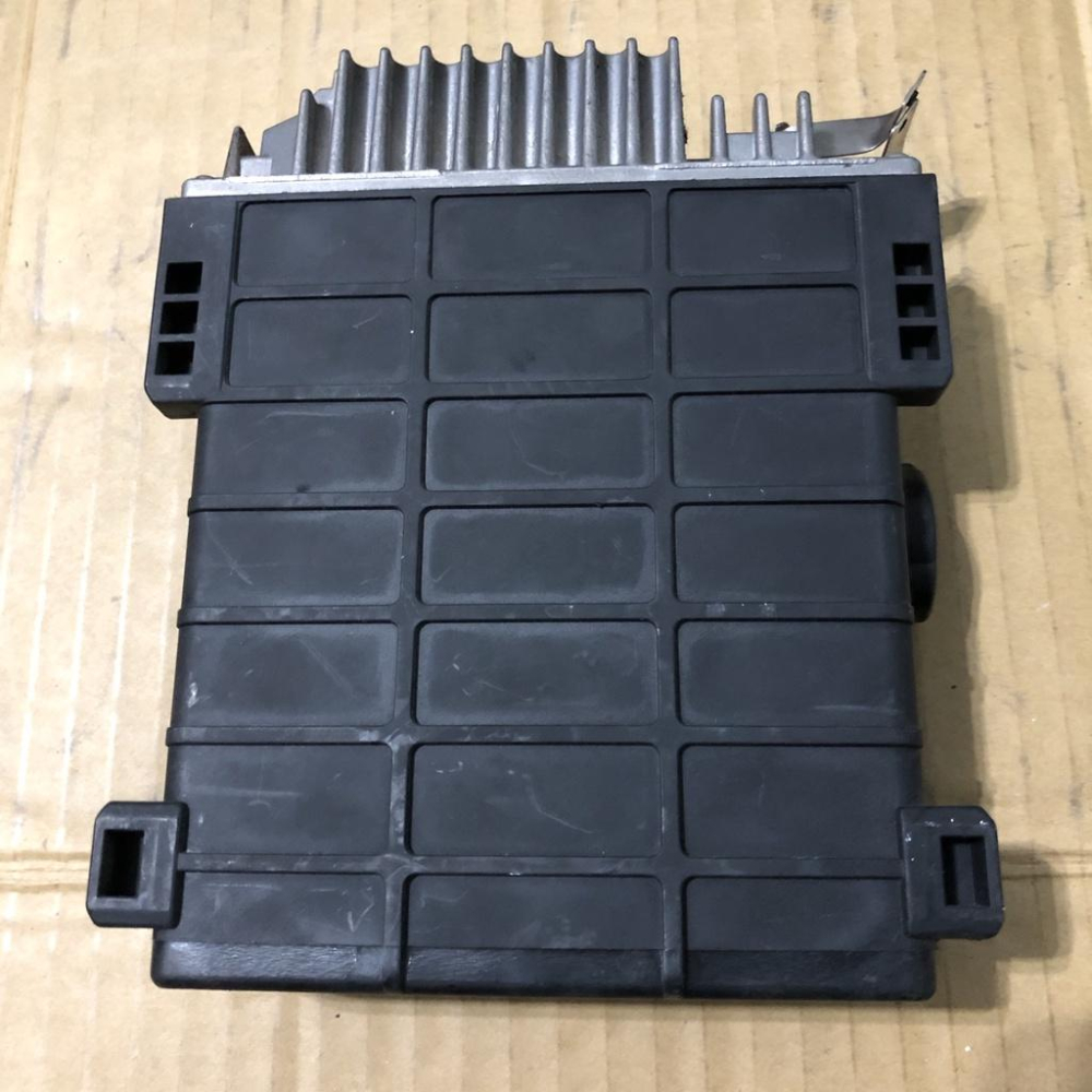 賓士 BENZ W126 控制模組 電腦 ECU DME 0280800304 0280800304 (原廠中古件)-細節圖2