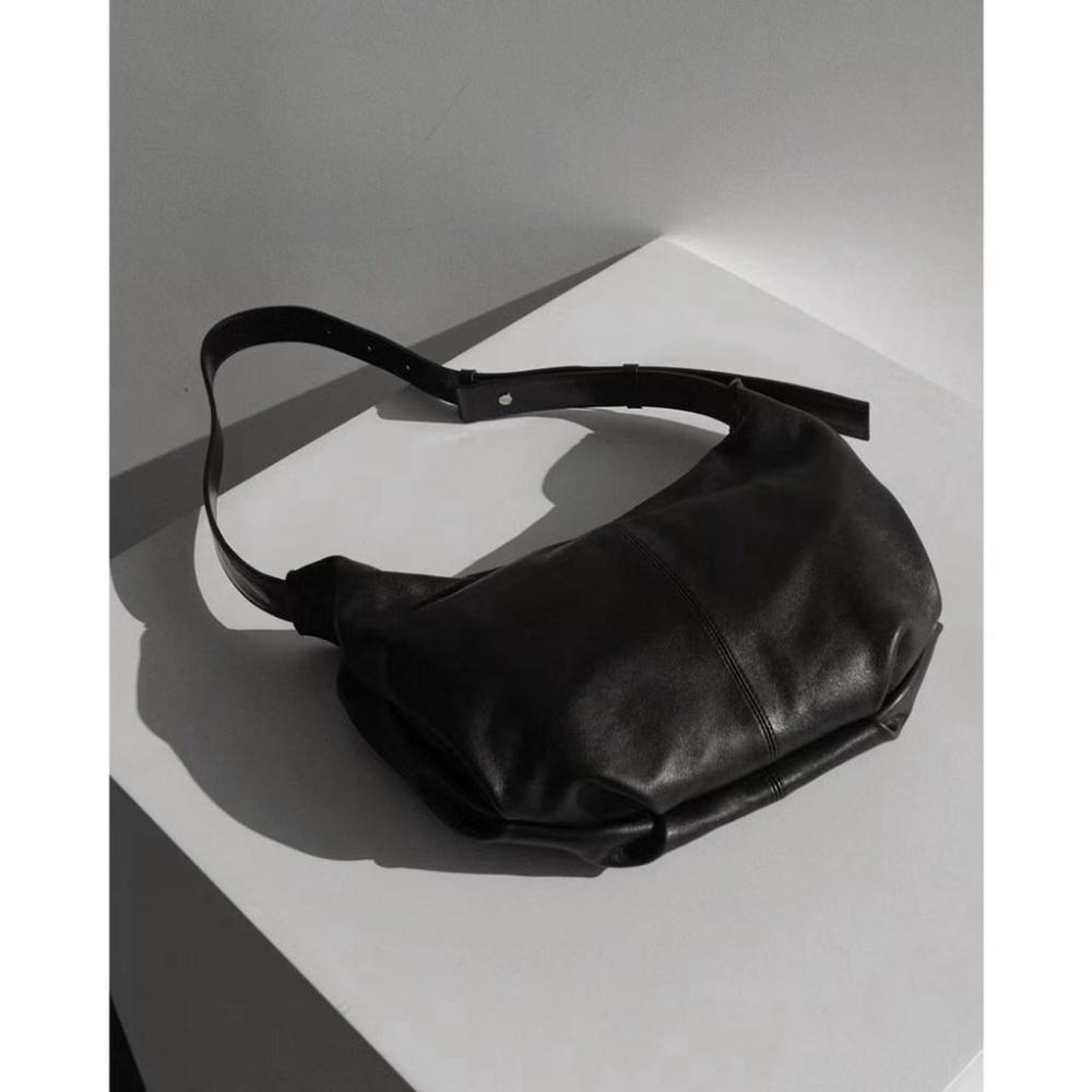 (現貨) 正韓🇰🇷 bucks&leather 斜跨餃子包 設計師品牌 羊皮  側肩背包-細節圖8