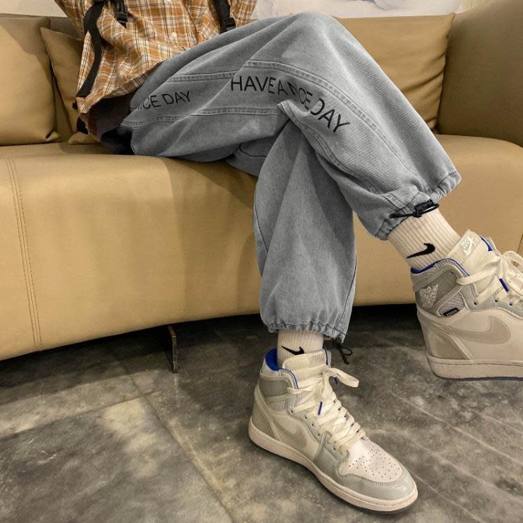 春秋季新款香港男士牛仔褲正韓字母印花潮流哈倫褲水洗休閒束腳褲-細節圖3