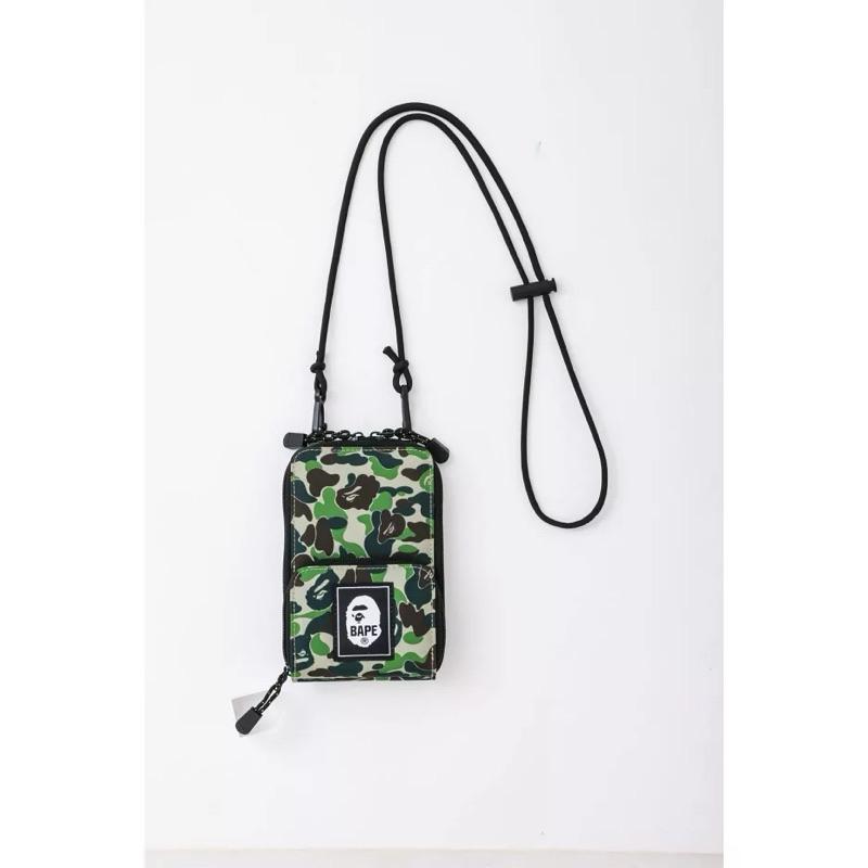 【富士🇯🇵日本代購】全新正版現貨 日本雜誌附錄 BAPE KIDS 斜背包 手機包 單肩包 護照包 手機袋+零錢包-細節圖2