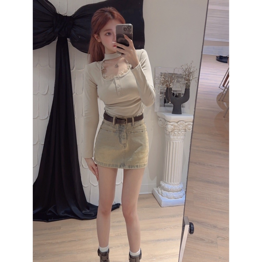 𝑊𝐸𝐼 𝐻𝑆𝐼𝑁 ♡︎ （現貨） 纯欲蕾丝拼接挂脖U领磨毛 T#8017-細節圖4