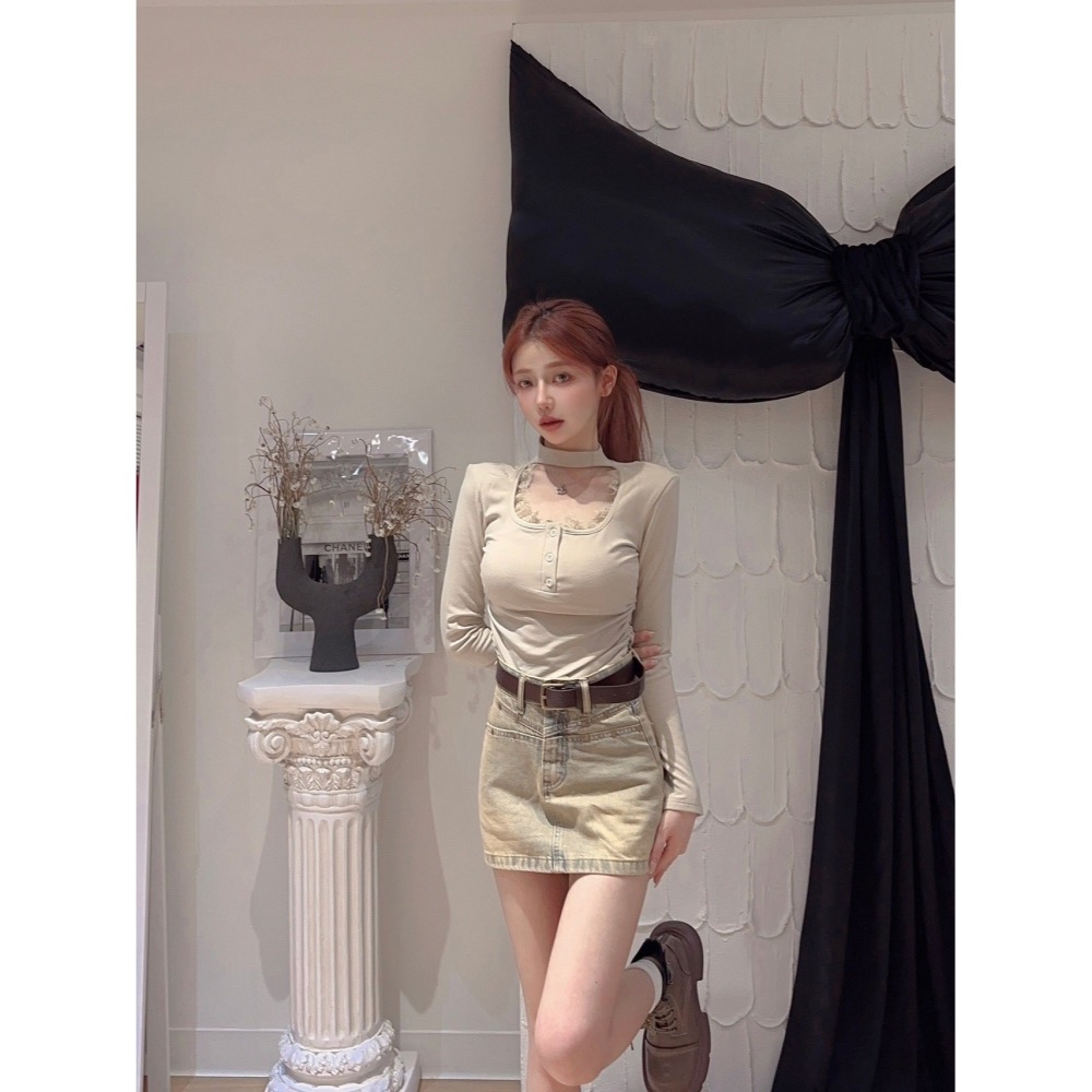 𝑊𝐸𝐼 𝐻𝑆𝐼𝑁 ♡︎ （現貨） 纯欲蕾丝拼接挂脖U领磨毛 T#8017-細節圖5