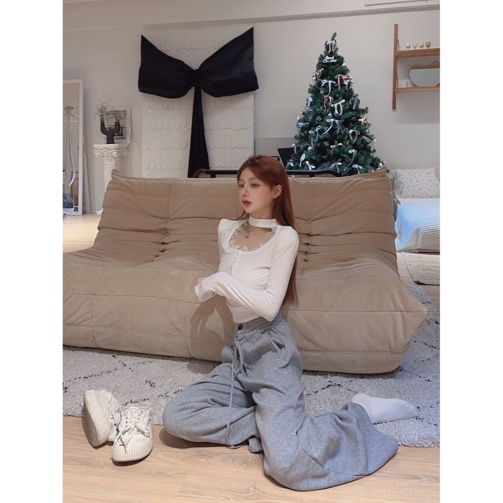 𝑊𝐸𝐼 𝐻𝑆𝐼𝑁 ♡︎ （現貨） 纯欲蕾丝拼接挂脖U领磨毛 T#8017-細節圖7