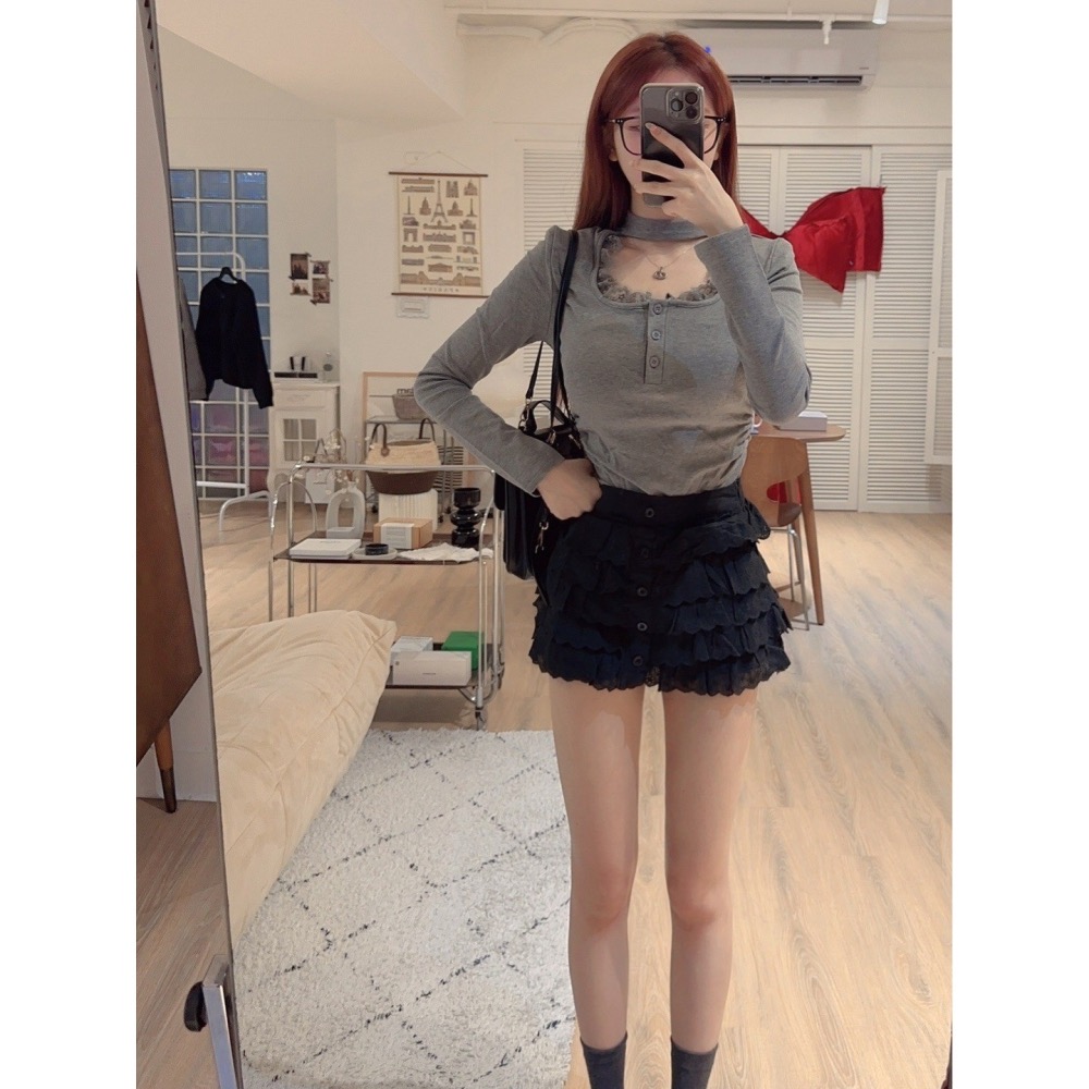 𝑊𝐸𝐼 𝐻𝑆𝐼𝑁 ♡︎ （現貨） 纯欲蕾丝拼接挂脖U领磨毛 T#8017-細節圖10