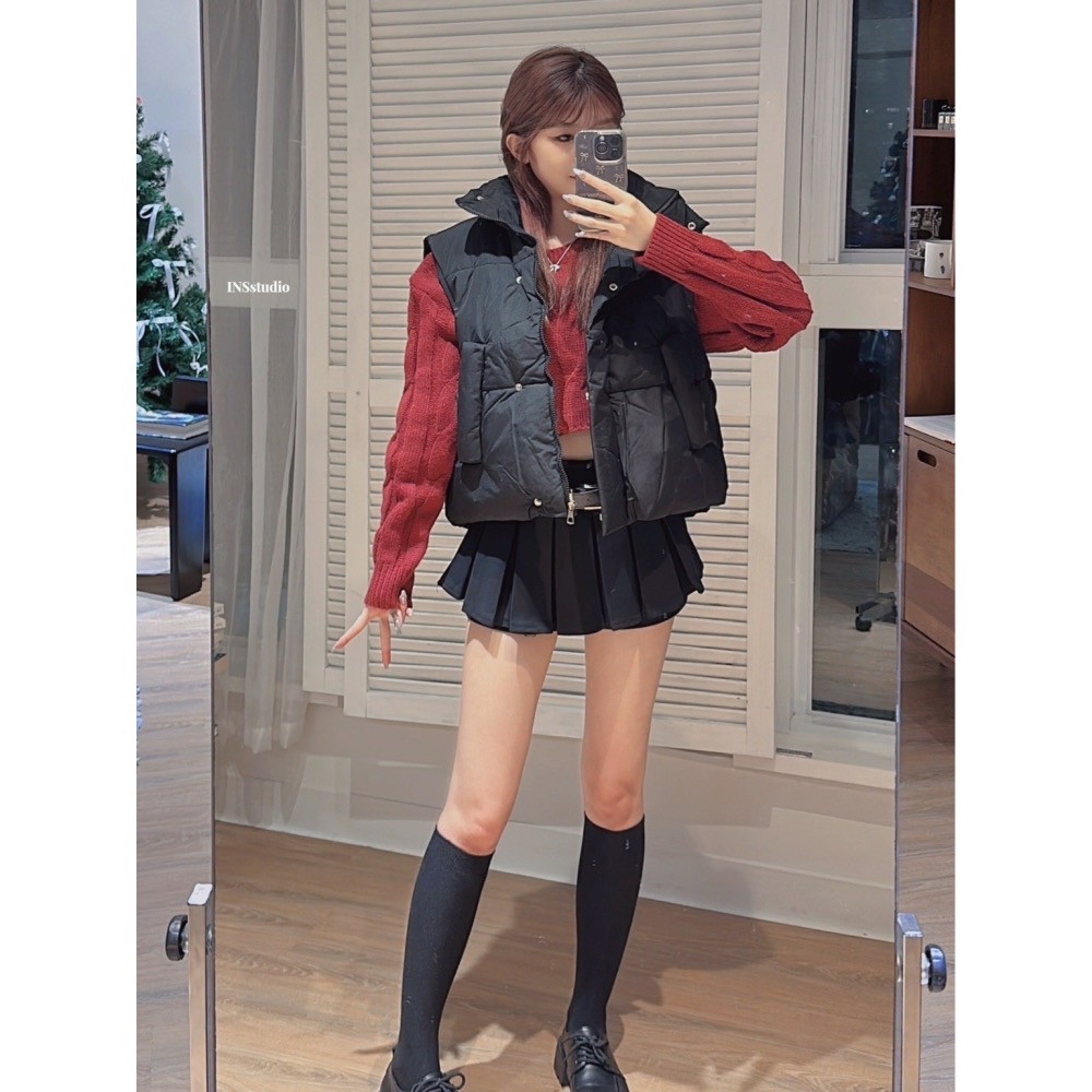 𝑊𝐸𝐼 𝐻𝑆𝐼𝑁 ♡︎（現貨） 【 暖心小伙🔥】  韩版排扣拉鍊鋪棉宽松立领收腰马夹#17033-細節圖7