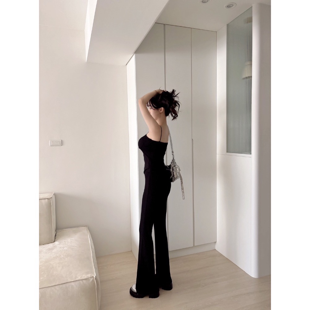 Wei.Hsin_（現貨）細肩坑條縮腰喇叭褲套裝#69121-細節圖3