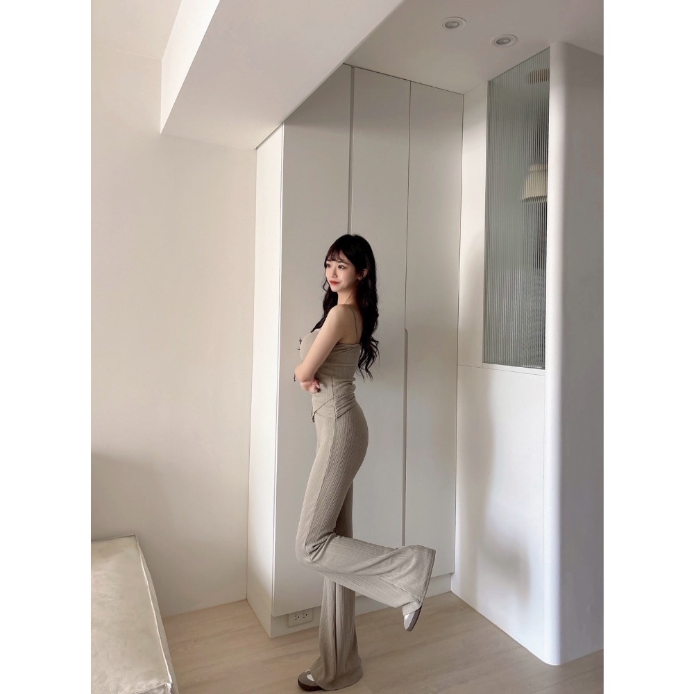 Wei.Hsin_（現貨）細肩坑條縮腰喇叭褲套裝#69121-細節圖6