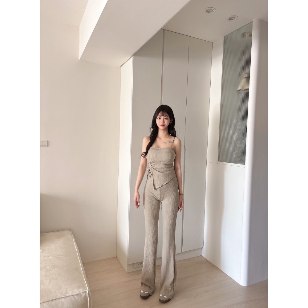 Wei.Hsin_（現貨）細肩坑條縮腰喇叭褲套裝#69121-細節圖7