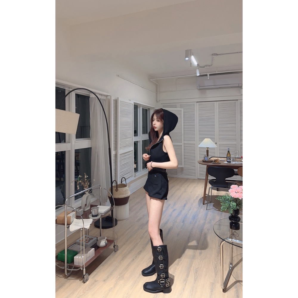 Wei.Hsin_（現貨）【 法式高級感 】  小香風，帶帽無袖顯瘦高級黑色連體褲#3048-細節圖7