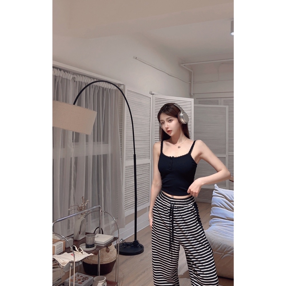 WEI.HSIN_（現貨）【 純純欲動💗】  純欲蕾絲花邊修身吊帶背心#6873-細節圖7