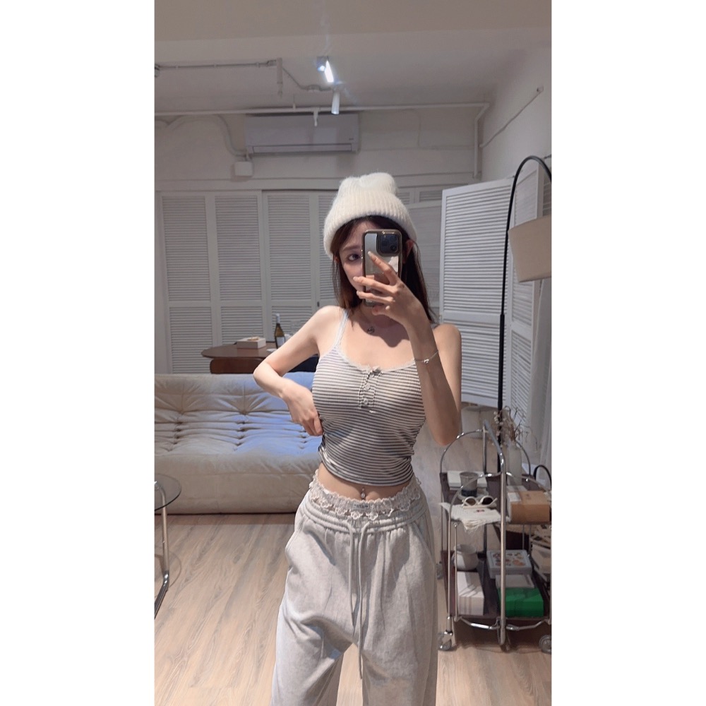 WEI.HSIN_（現貨）【 純純欲動💗】  純欲蕾絲花邊修身吊帶背心#6873-細節圖11