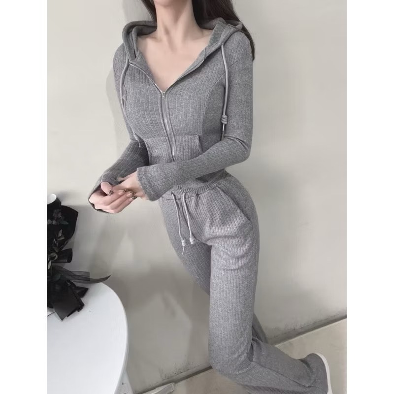 Wei Hsin♡ （現貨）秋冬新款💫羊絨厚磅縮腰拉錬外套+高腰微喇叭褲#983-細節圖4