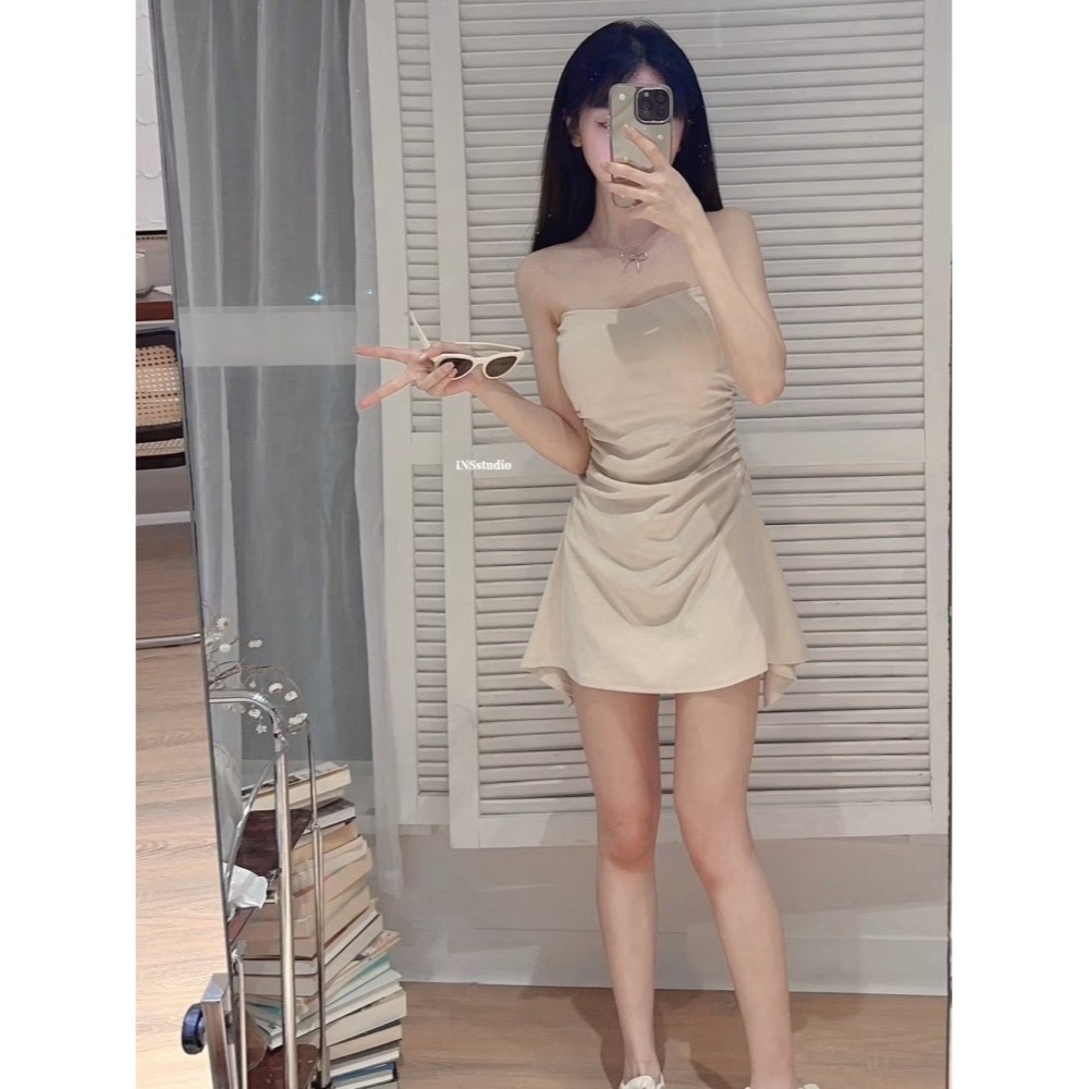 𝑊𝐸𝐼 𝐻𝑆𝐼𝑁 ♡︎ (現貨)纯欲性感露背显瘦褶皱抹胸包臀短裙含胸垫 #5113-細節圖2