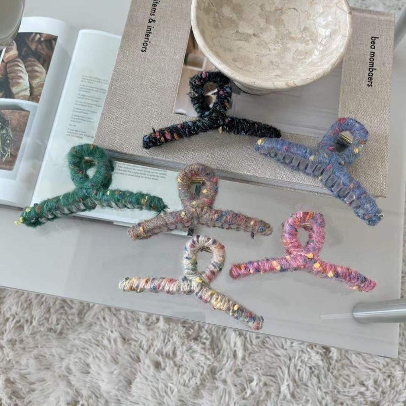 現貨 韓國飾品 毛線點點慵懶系抓夾 鯊魚夾-細節圖2