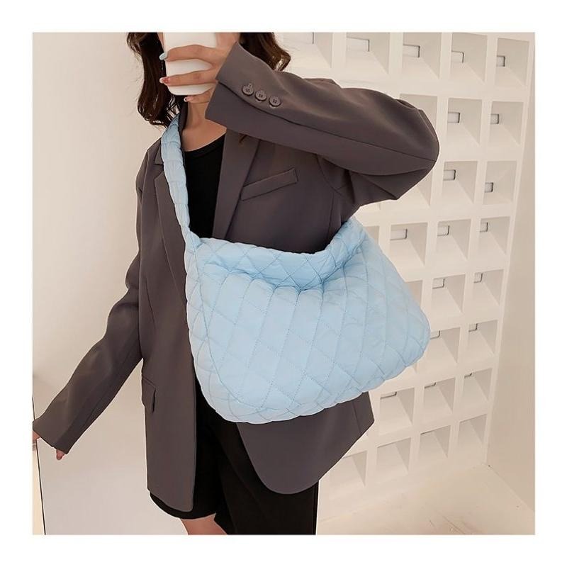 現貨 韓國雲朵衍縫A4大菠蘿包 側背包 藍色-細節圖6