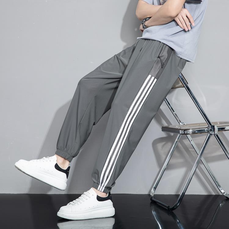 春夏季新款男士冰絲三條杠薄款寬松高彈百搭胖子大碼束腳運動褲男-細節圖4