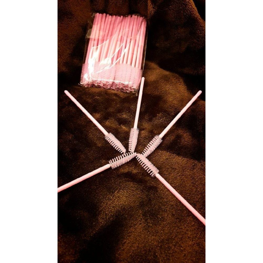 現貨 睫毛刷 彩色 粉紅色 桃紅色 玫瑰色 拋棄式 一次性 眉毛刷 眉毛梳 50支一包 來店禮 美睫娜娜 打卡禮-細節圖4