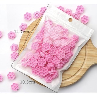 現貨 梅花膠水杯 花花杯 黑膠杯 膠水杯 睫毛膠水杯 黑膠膠水杯 美睫用具 大容量 一包100入 花型膠水杯 美睫娜娜-細節圖3